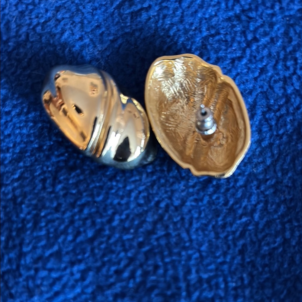 Chic Gold Tone Earrings